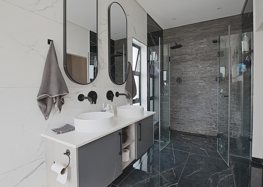 5 Bedroom Property for Sale in Sandown Western Cape